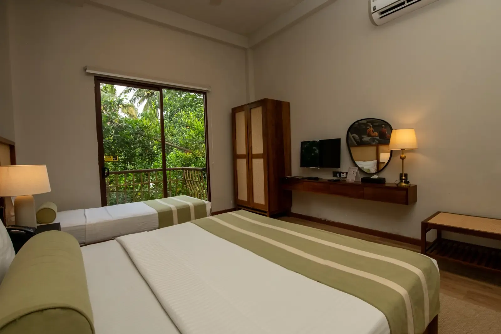 Deluxe Double, view 5