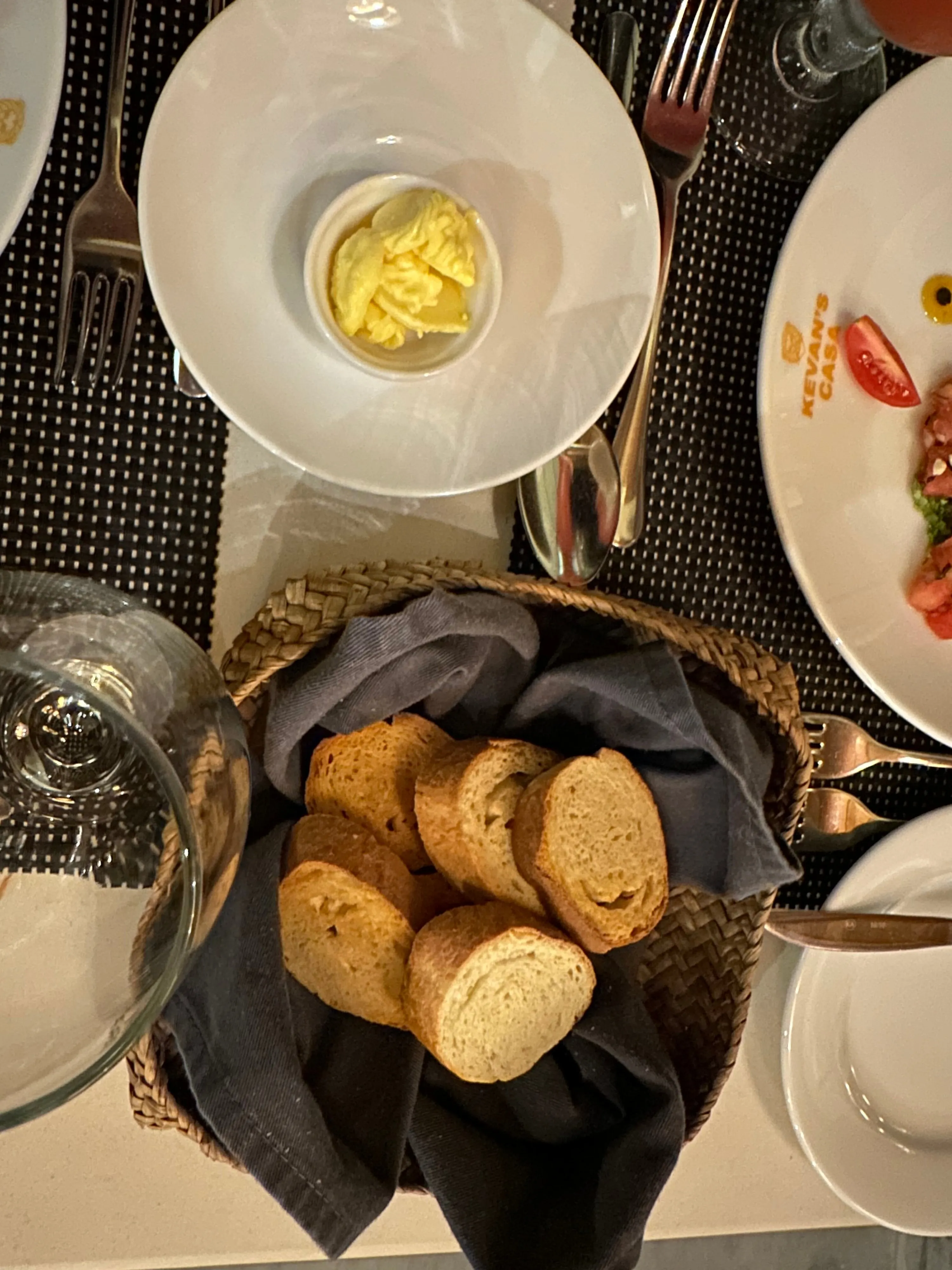 The table: Kevan's Casa, Mahiyanganaya